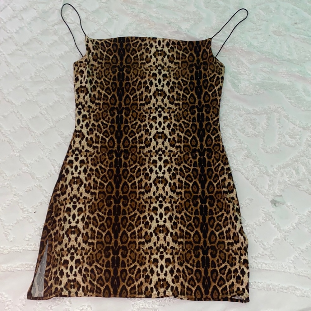 Women’s medium mini cheetah print dress